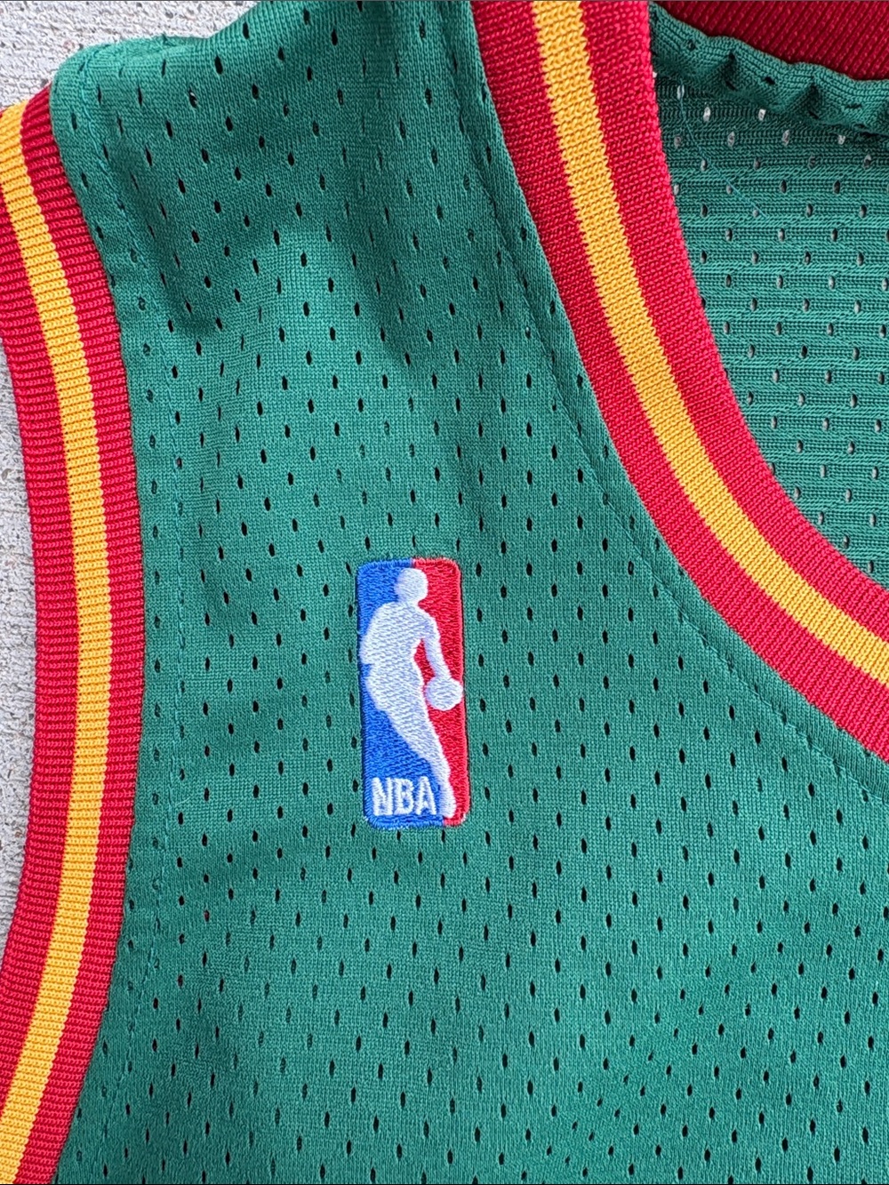 Shawn Kemp Sonics jersey 44 Large - Picture 5 of 8